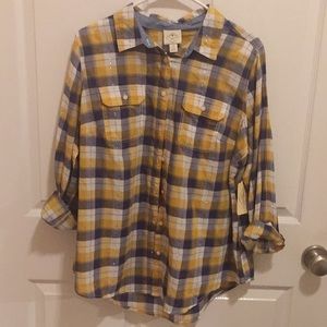 ST JOHN’S BAY 3/4 length button up shirt